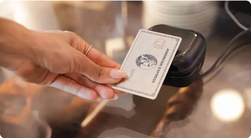 American Express Business Card wird kontaktlos am Terminal eingesetzt – Guthaben einfach nutzen.