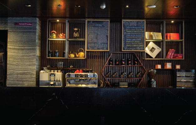 Aroma Lounge & Deli - Crowne Plaza Kochi