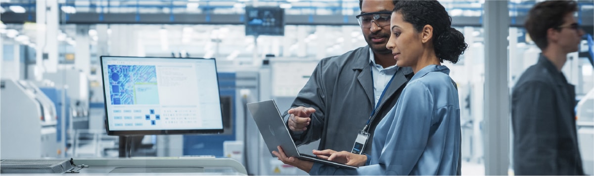 cientificos trabajando