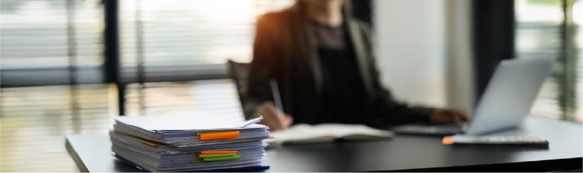 documentos en oficina