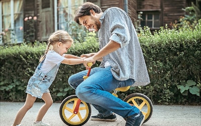 chica en pueblo de méxico