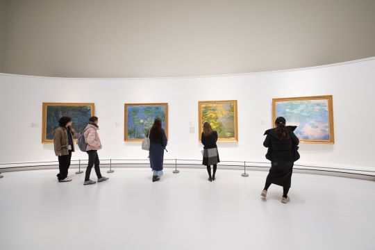 個々のペースでゆったりと名画を鑑賞