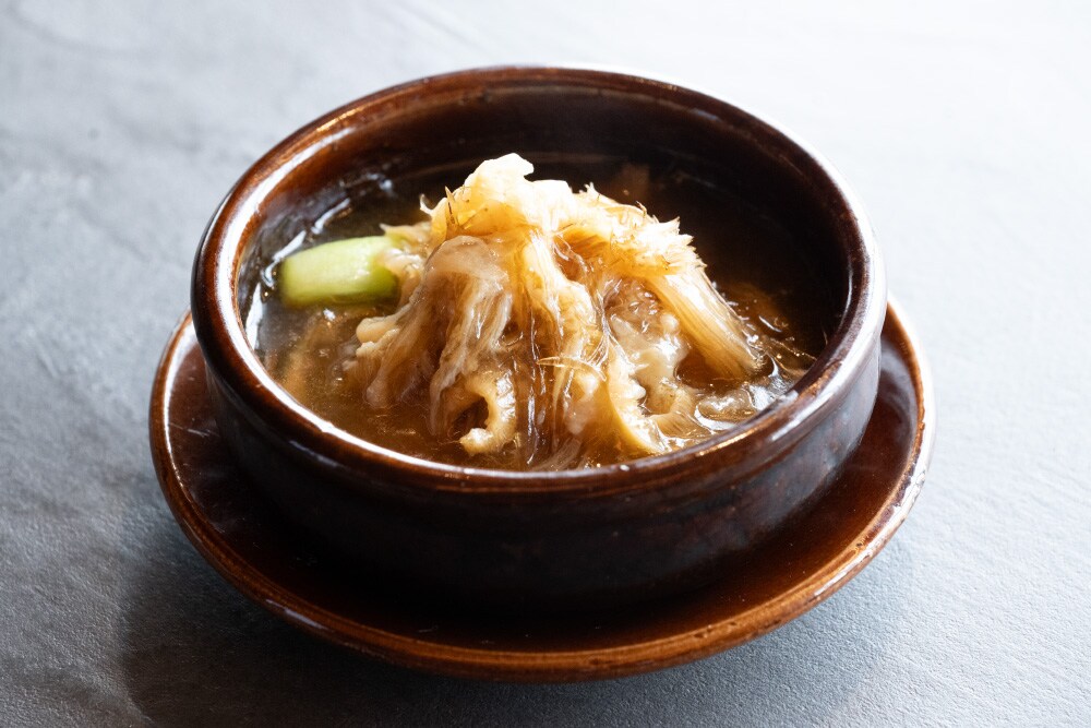 ディナーは京都の本店と同じコース料理  ふかひれの土鍋白湯煮込みは絶品の一皿