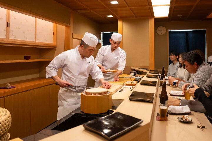 上質で格調高いおもてなしの空間に　料理への期待が膨らみます