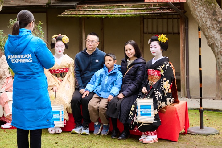 舞妓と一緒に記念撮影 イベントの思い出の1枚に