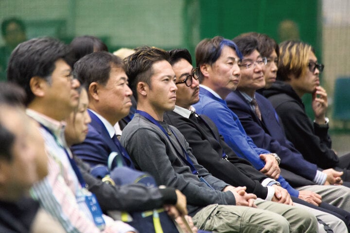  熱のこもったゲストのトークに、真剣なまなざしで耳を傾ける参加者