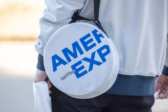 観戦をより快適にするオリジナルグッズが大好評