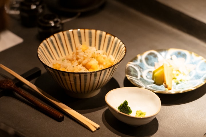 釜炊きしたてのご飯でいただく「天ばら」 多彩な食べ方で天ぷらの魅力を満喫