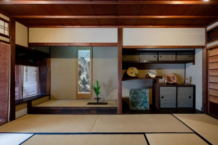 京の美意識と祭文化が息づくお座敷飾り 130年の歴史ある京町家の佇まい