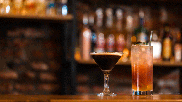 【初心者向け】バーの楽しみ方～種類や頼み方など基礎から解説～