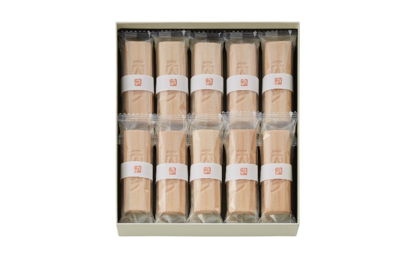 自分で最中種と餡を合わせて食べる「たねや」の「ふくみ天平」