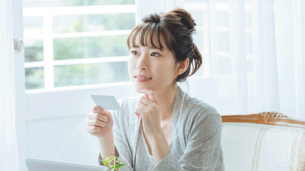 【公式】アメックスの年会費／月会費は？会費を超える特典やメリットを解説