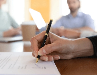 プロに聞く、クレジットカードのかっこいいサインの書き方