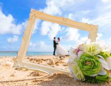 結婚費用の平均は？結婚費用のカード支払いと入会特典で沖縄旅行に行けるかも？