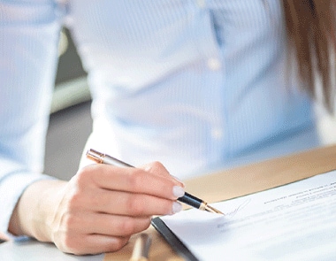 クレジットカードの審査期間や発行までの日数・必要書類について解説​