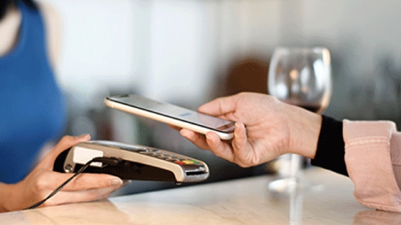 クレカのタッチ決済とは？使い方や使える場所、注意点について解説