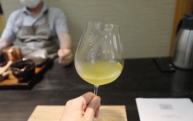 煎茶をワイングラスで