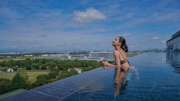 ホテルで読書三昧？新しい旅のスタイル「ホカンス」とは？