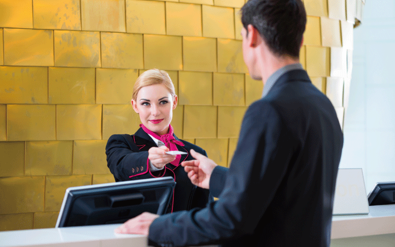 海外ホテルでのチェックイン／チェックアウト