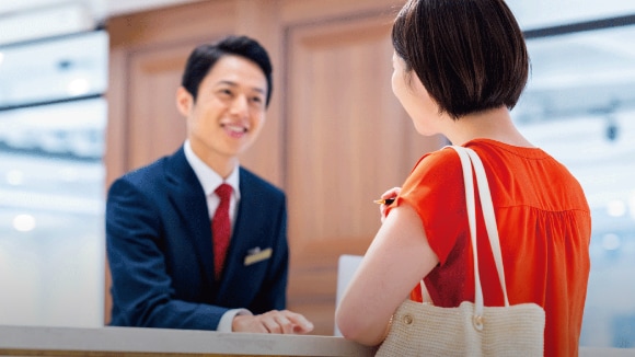 ホテルの「チェックイン」「チェックアウト」とは？宿泊手続きの流れを解説