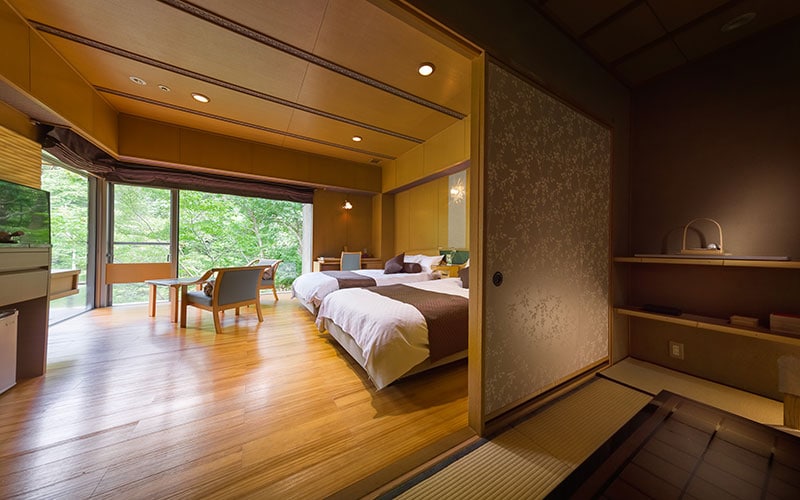 谷川の雄大な自然に囲まれた和リゾート「別邸 仙寿庵」