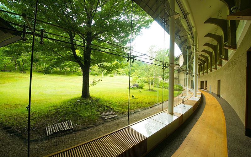 谷川の雄大な自然に囲まれた和リゾート「別邸 仙寿庵」