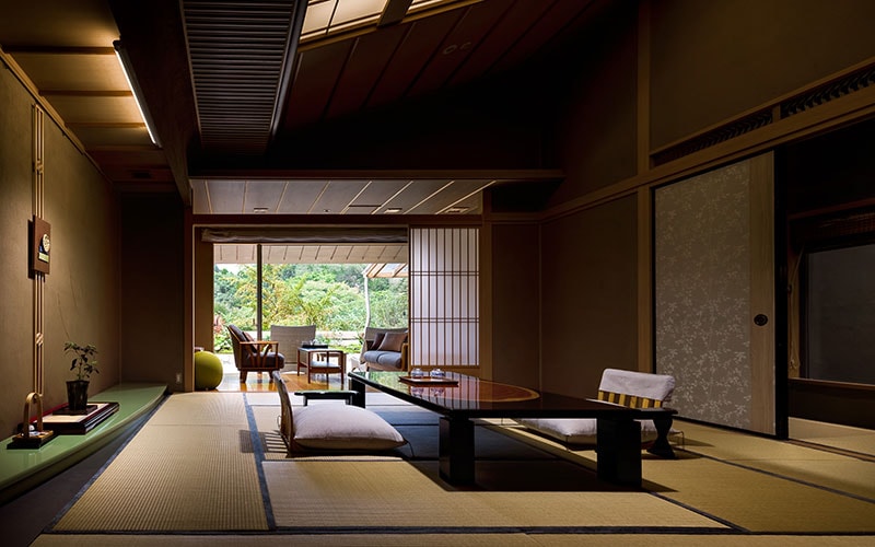 谷川の雄大な自然に囲まれた和リゾート「別邸 仙寿庵」