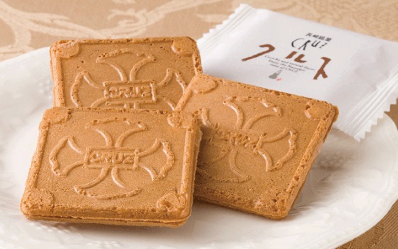 ほのかに生姜が香るエキゾチックな味。小浜食糧の「長崎銘菓クルス」