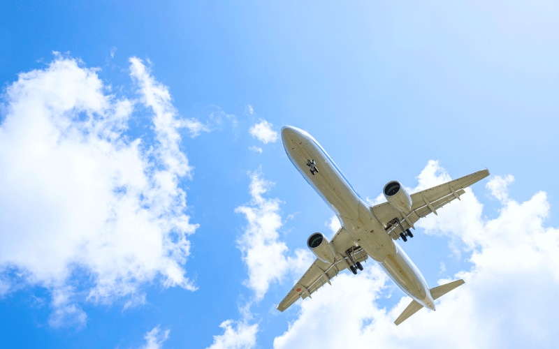 何マイルでどこに行ける？1カ月で何マイル貯まる？