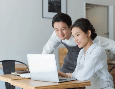 法人カードを持つメリットは？経費削減や特典について解説