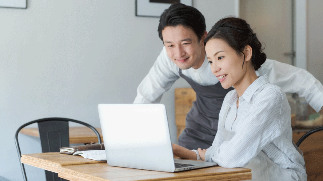 法人カードを持つメリットは？経費削減や特典について解説