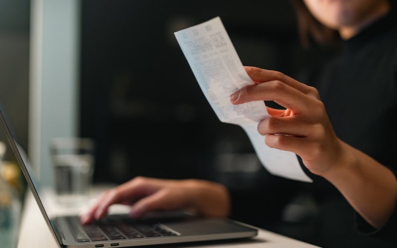 法人カードで経費計上する注意点