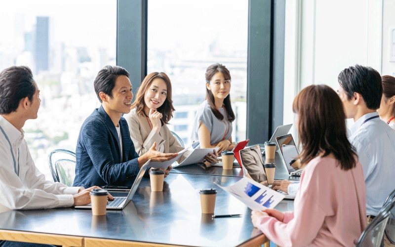 会議室からタクシーまで、シチュエーション別「上座／下座」の位置