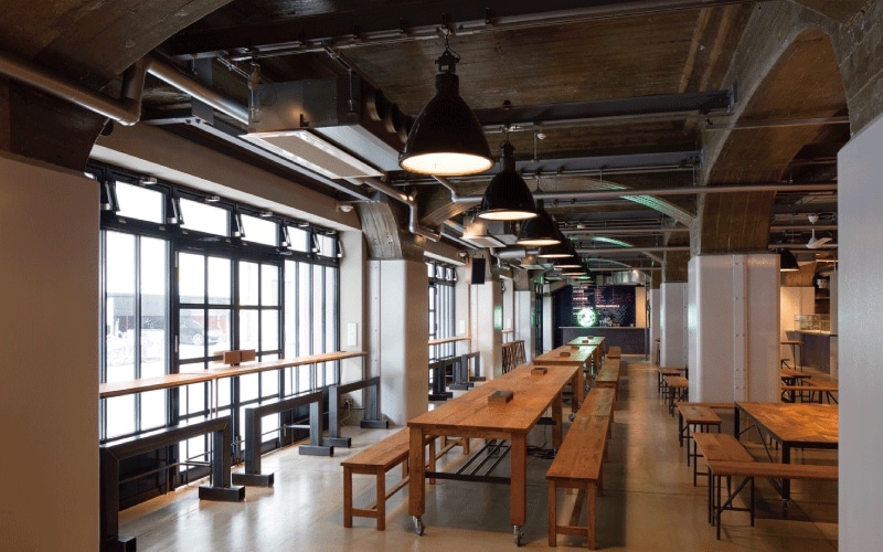 気兼ねなく長居ができる「Brooklyn Roasting Company  NAMBA」