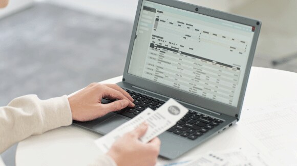 【税理士監修】個人事業主が納める税金は？計算方法・種類・納付時期を解説