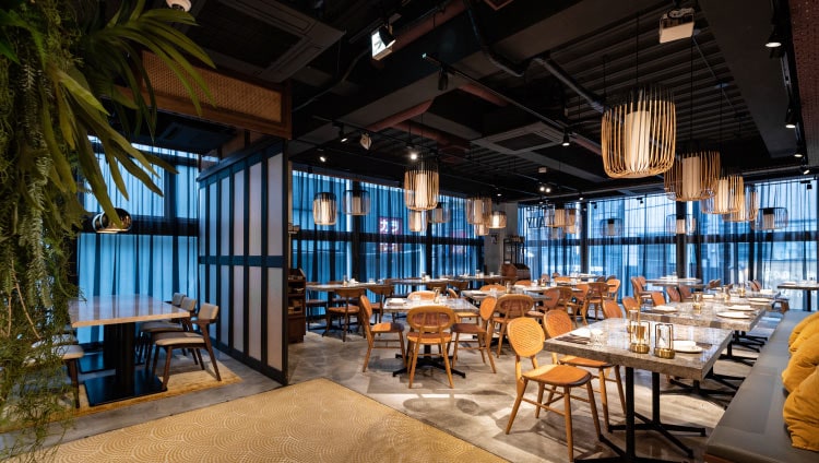 THE PIG ＆ THE LADY