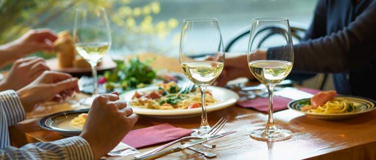 ダイニングサービス 招待日和｜クレジットカードはアメリカン