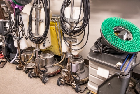 高圧洗浄機や各種専用機械、ホース・洗剤など