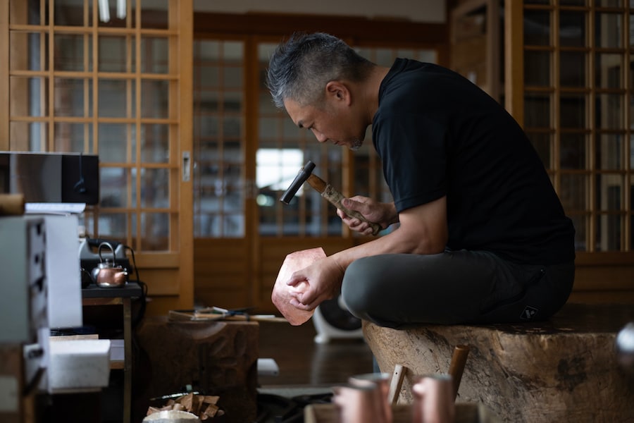 清雅堂】「誰もやらない」を追求する鎚起工房3代目の柔軟性が開いた可能性