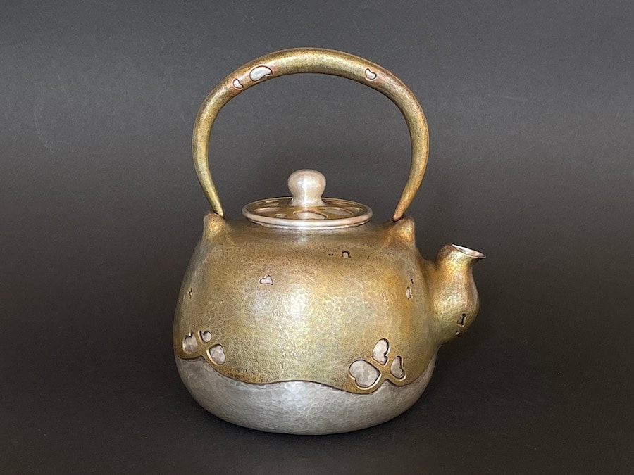 清雅堂】「誰もやらない」を追求する鎚起工房3代目の柔軟性が開いた可能性