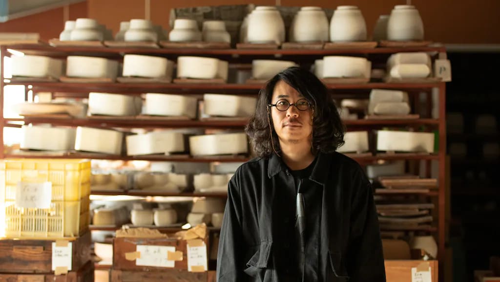 上出長右衛門窯】九谷焼の面白さを伝えるための上出惠悟氏にしか