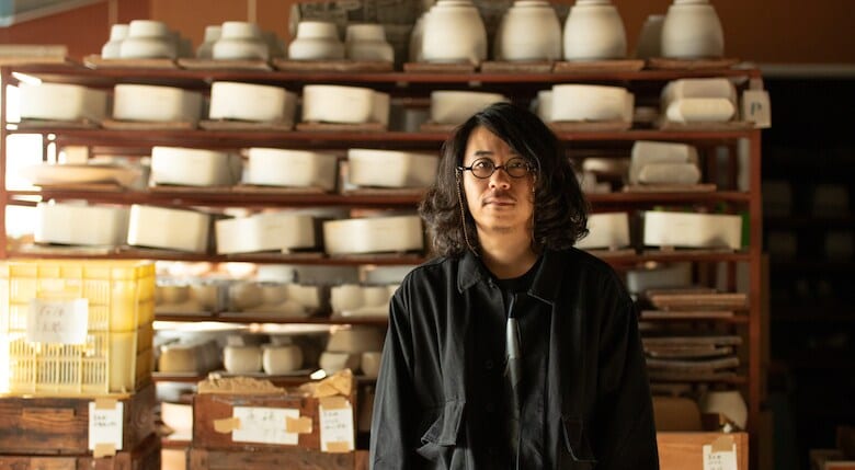 上出長右衛門窯】九谷焼の面白さを伝えるための上出惠悟氏にしか