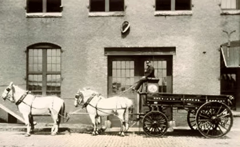 ニューヨーク州バッファローで創立初代社長ヘンリー・ウェルズ