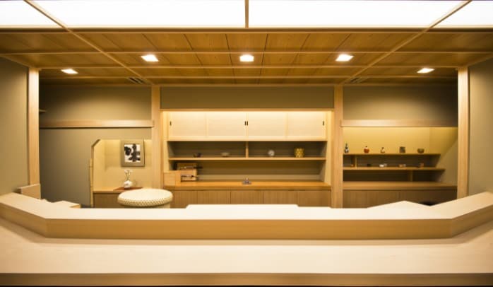 すし店のカウンター