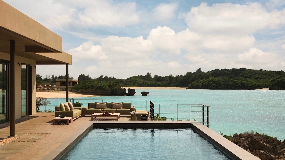 オープンして間もない今だからこそ味わえる、静寂と洗練された空間