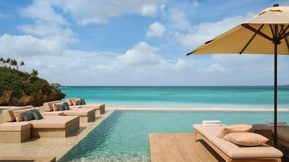 オランダ出身の著名建築家ピート・ブーンが設計した3棟のハウスを含む55棟のゲストヴィラ