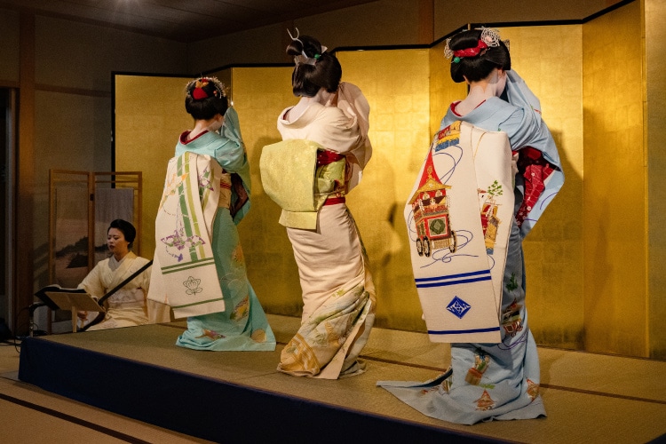 祇園甲部の芸舞妓の京舞