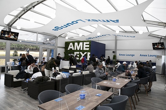 カード会員様へ心ばかりのおもてなし。Amex Loungeでホッと温まるひととき
