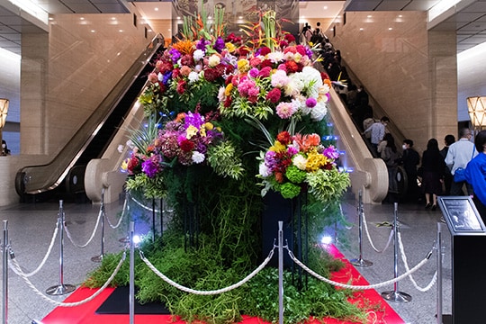 アメックスから東京国立博物館に贈られたセレブレーションフラワー