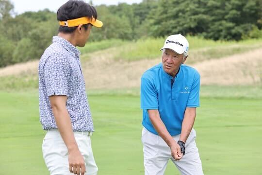 プロのワンポイントアドバイスでホールインワンを達成